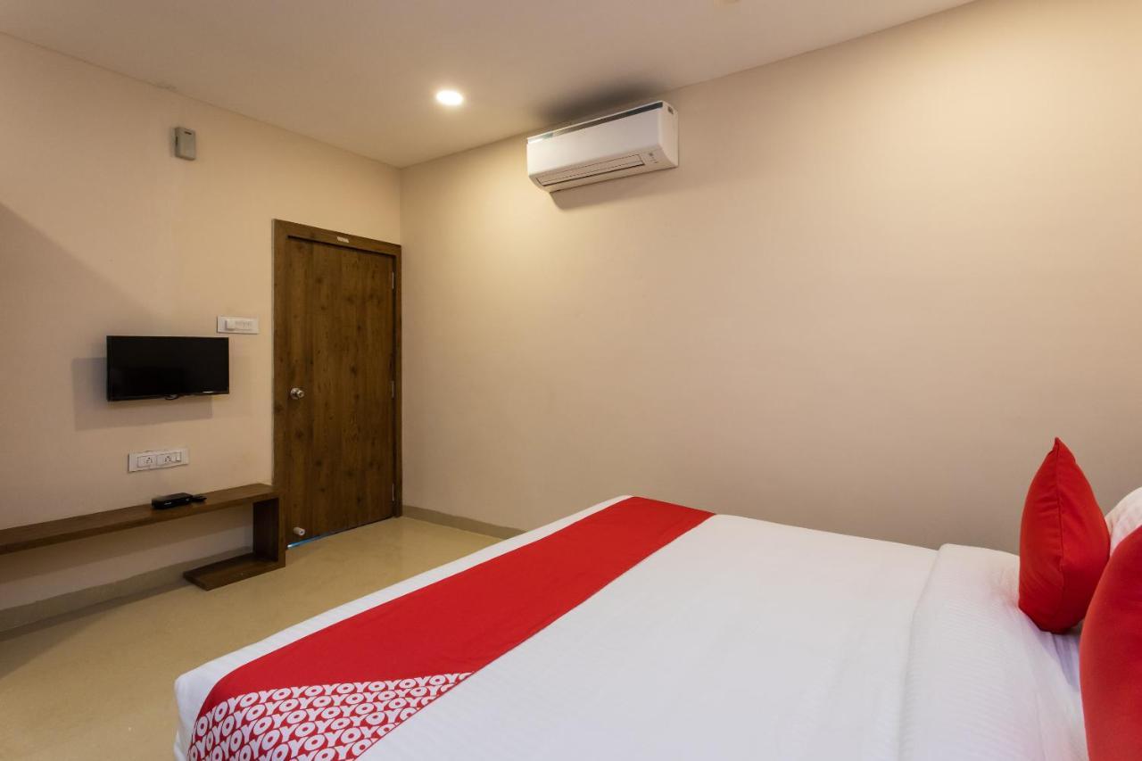 โอโย 75956 โฮเทล แกรนด์ Hotel Rourkela ภายนอก รูปภาพ
