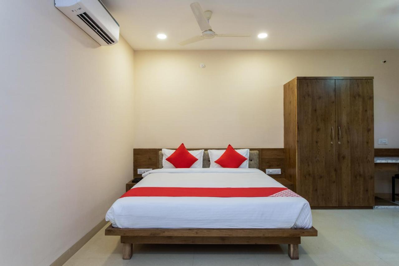 โอโย 75956 โฮเทล แกรนด์ Hotel Rourkela ภายนอก รูปภาพ