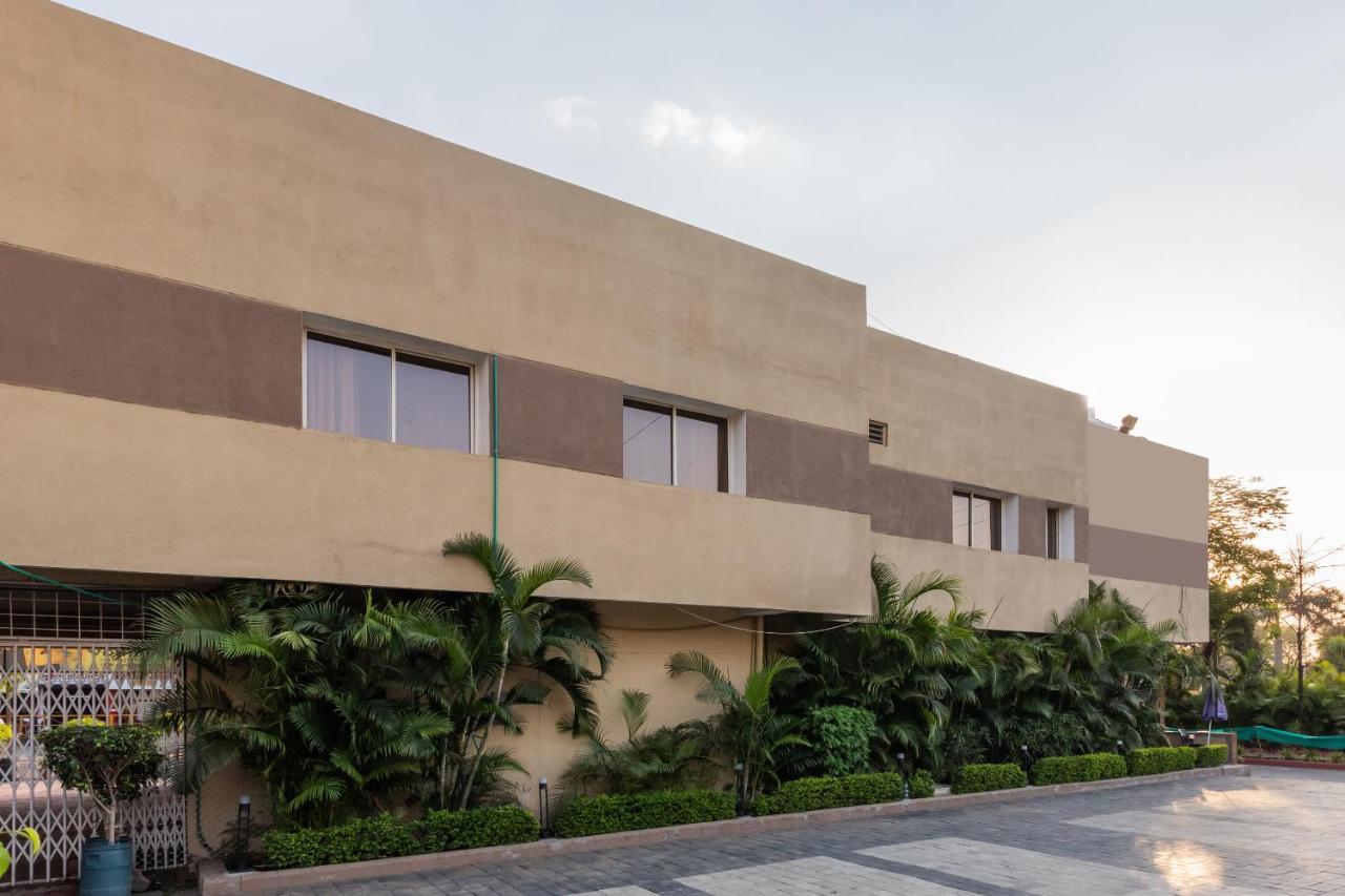 โอโย 75956 โฮเทล แกรนด์ Hotel Rourkela ภายนอก รูปภาพ