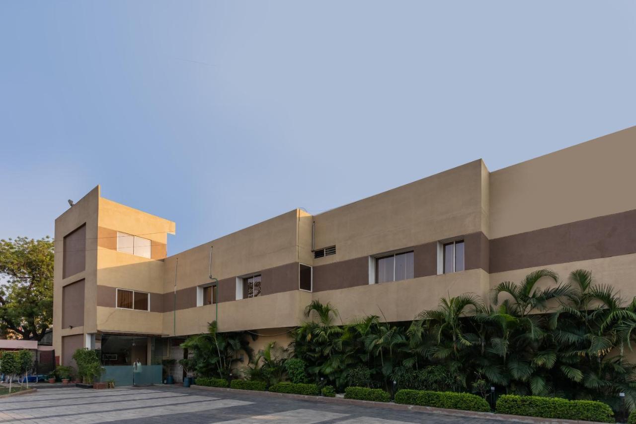 โอโย 75956 โฮเทล แกรนด์ Hotel Rourkela ภายนอก รูปภาพ